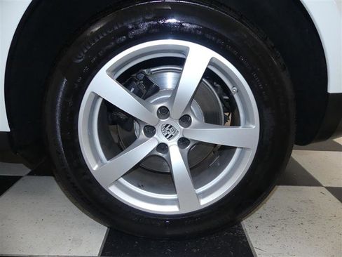 Used 2018 Porsche Macan image 33