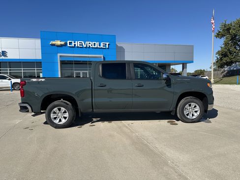 Used 2025 Chevrolet Silverado 1500 LT image 8