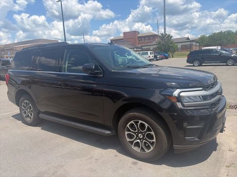 Used 2024 Ford Expedition XLT RWD image 2