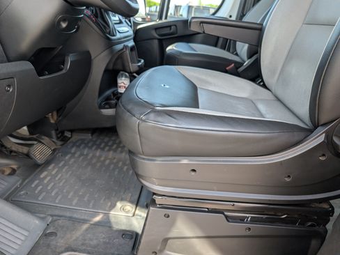 Used 2025 RAM ProMaster 2500 w/ Convenience Group FWD image 11