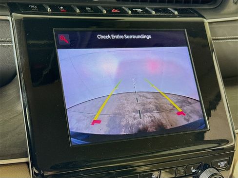 Used 2022 Jeep Grand Cherokee Limited image 11