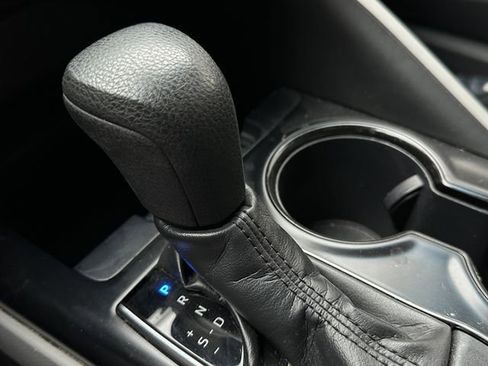 Used 2019 Toyota Camry LE image 30