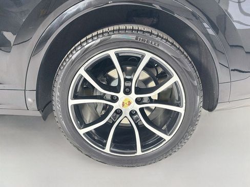 Certified 2023 Porsche Cayenne S AWD/4WD image 31