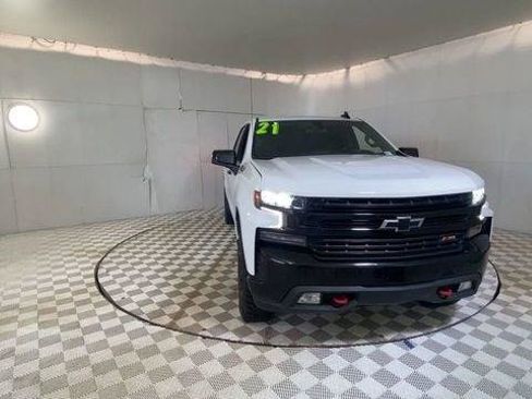 Used 2021 Chevrolet Silverado 1500 LT Trail Boss w/ Convenience Package II AWD/4WD image 6
