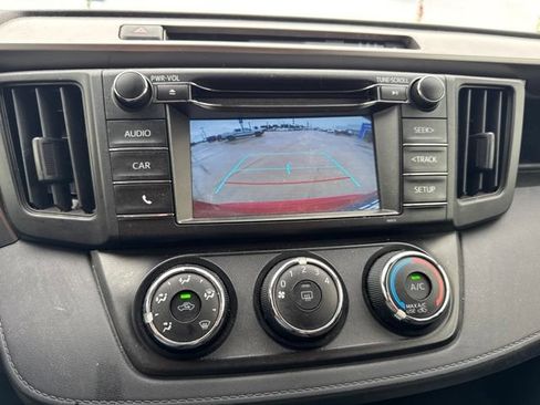 Used 2017 Toyota RAV4 LE w/ Carpet Mat Package FWD image 28