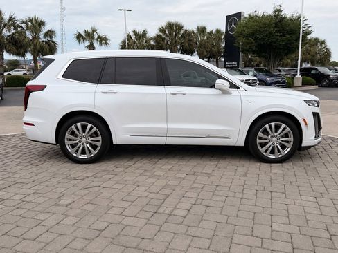 Used 2025 Cadillac XT6 Premium Luxury w/ Technology Package FWD image 8