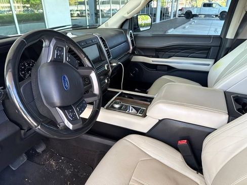 Used 2019 Ford Expedition Platinum RWD image 5