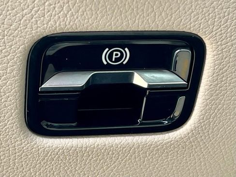 Certified 2026 Mercedes-Benz C 300 4MATIC Sedan image 23