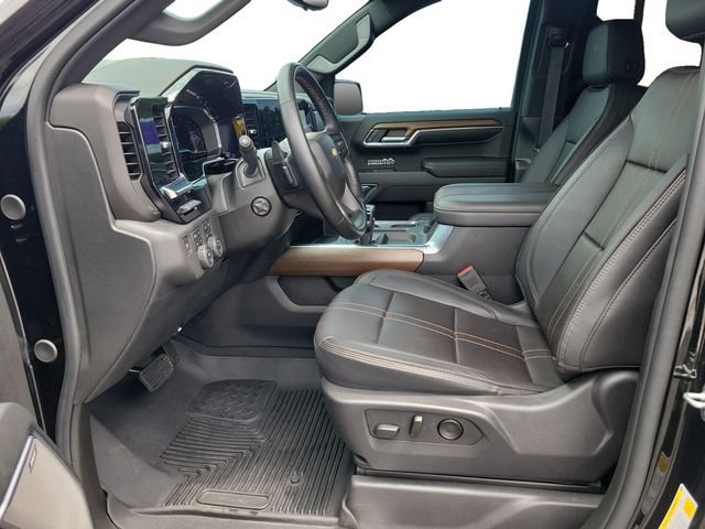 Used 2024 Chevrolet Silverado 1500 High Country w/ Technology Package AWD/4WD image 11