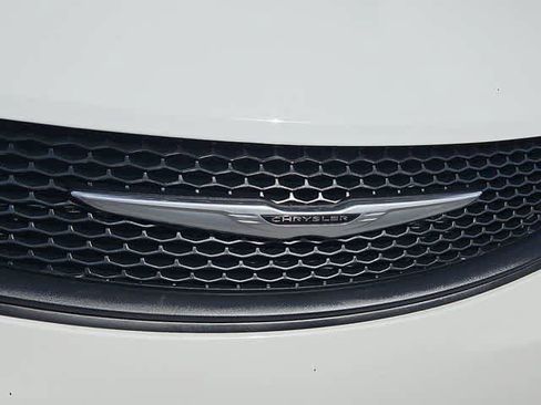 Used 2023 Chrysler Voyager LX image 11