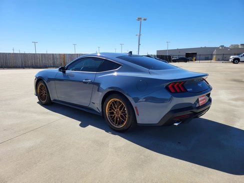 Used 2024 Ford Mustang Premium image 3