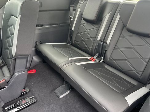 New 2026 Volkswagen Atlas Peak Edition AWD/4WD image 14
