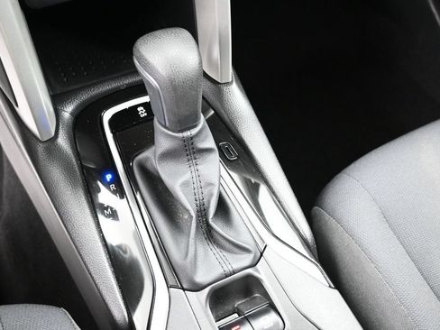 Used 2024 Toyota Corolla Cross LE AWD/4WD image 27