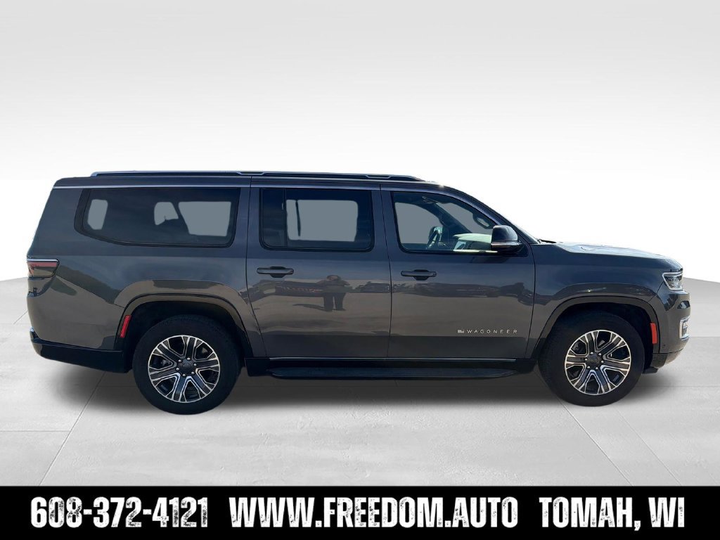 Used 2024 Jeep Wagoneer L Series II w/ Flexible Seating Group AWD/4WD image 9