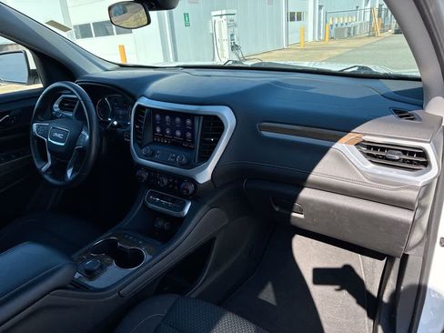 Used 2023 GMC Acadia SLE image 27
