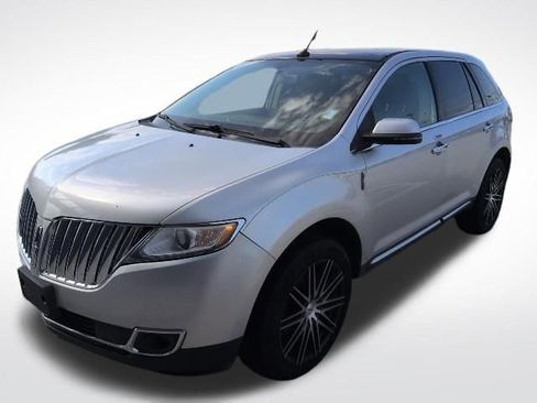 Used 2013 Lincoln MKX AWD image 3