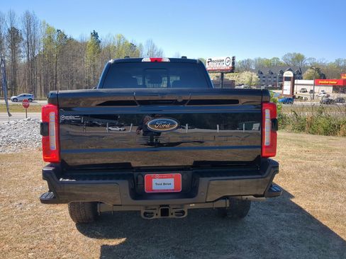 Used 2025 Ford F350 Lariat w/ Black Appearance Package image 6
