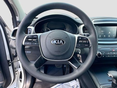 Used 2019 Kia Sorento AWD image 11