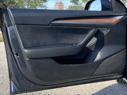 Used 2023 Tesla Model 3 Standard Range image 20