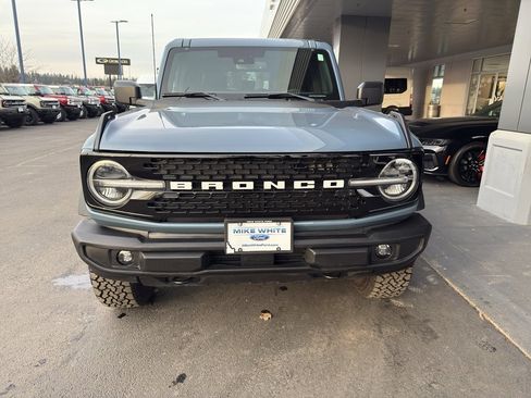 New 2025 Ford Bronco Outer Banks w/ Black Appearance Package AWD/4WD image 2