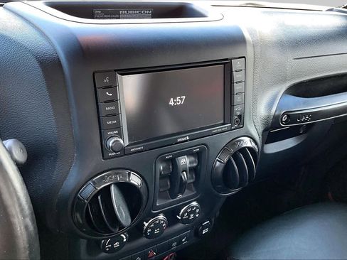 Used 2018 Jeep Wrangler Unlimited Rubicon AWD/4WD image 28