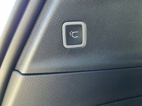 New 2026 Chrysler Pacifica Select w/ S Appearance Package image 30