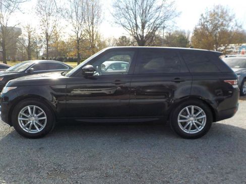 Used 2016 Land Rover Range Rover Sport SE image 2