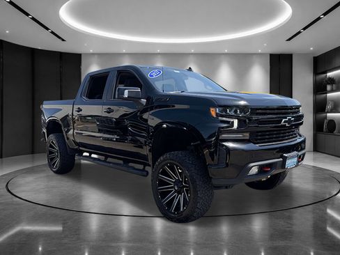 Used 2021 Chevrolet Silverado 1500 LT Trail Boss w/ Convenience Package II AWD/4WD image 2