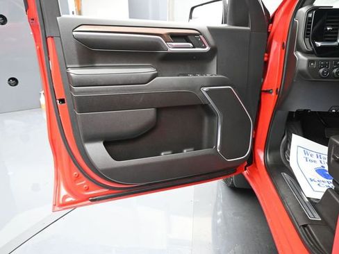 Used 2024 Chevrolet Silverado 1500 LT image 9