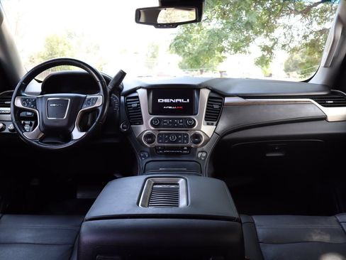 Used 2018 GMC Yukon XL Denali w/ Open Road Package AWD/4WD image 16