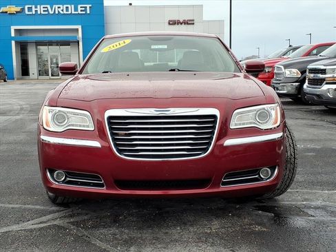 Used 2014 Chrysler 300 AWD w/ Driver Convenience Group image 2