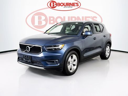 Used 2022 Volvo XC40 T5 Momentum AWD/4WD image 6