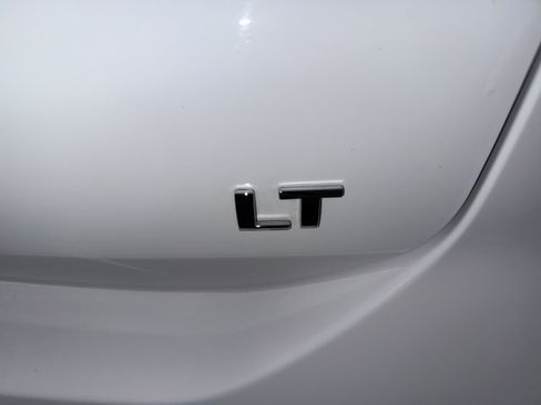 Used 2023 Chevrolet Equinox LT FWD image 33