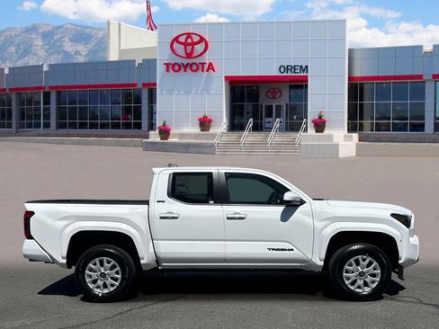 New 2026 Toyota Tacoma SR5 AWD/4WD image 3