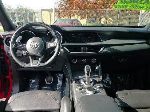 Used 2022 Alfa Romeo Stelvio Veloce image 12