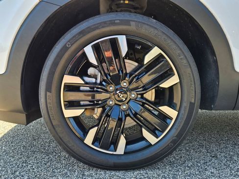 Used 2023 Kia Telluride SX AWD/4WD image 11