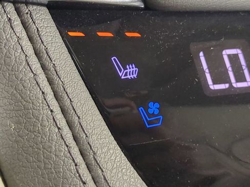 Used 2022 Cadillac XT5 Premium Luxury FWD image 28