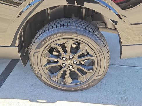 Used 2023 Ford Maverick XLT w/ XLT Luxury Package image 12