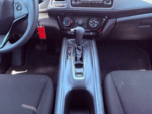 Used 2017 Honda HR-V LX image 31