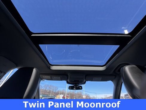 Used 2022 Ford Explorer Limited w/ Equipment Group 301A image 3