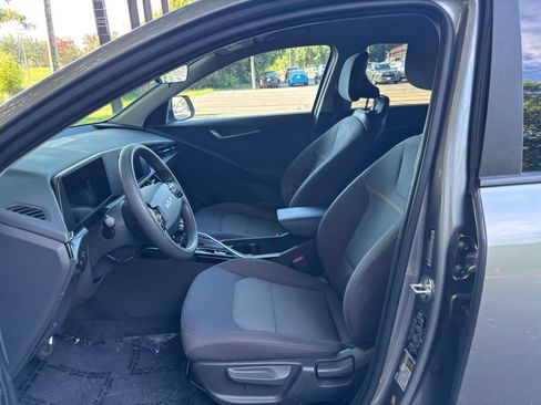 Used 2026 Kia Niro LX FWD image 24