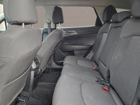 Used 2024 Kia Sportage LX FWD image 13
