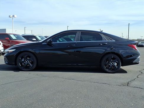 New 2026 Hyundai Elantra SEL Sport Premium image 2