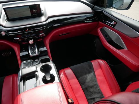 Used 2022 Acura MDX A-Spec image 11