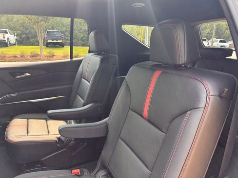 New 2026 Chevrolet Traverse RS image 19