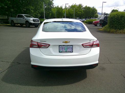 Used 2020 Chevrolet Malibu LT FWD image 4