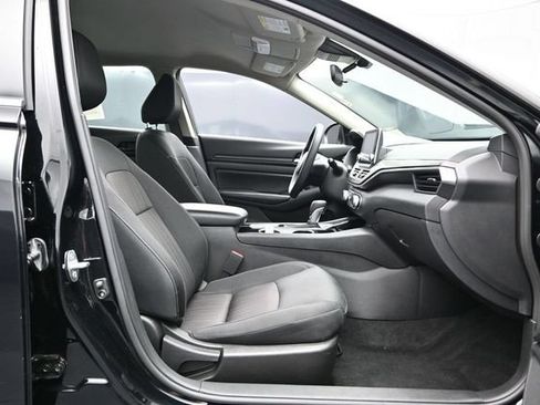Used 2024 Nissan Altima 2.5 SV AWD/4WD image 22