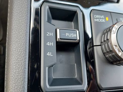 Used 2025 Toyota Tundra Limited AWD/4WD image 23