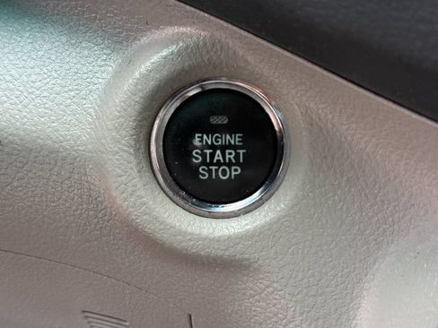 Used 2012 Toyota Highlander Limited FWD image 23