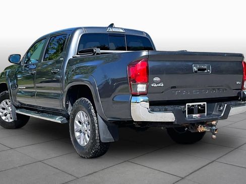 Used 2019 Toyota Tacoma SR5 AWD/4WD image 12